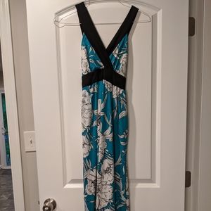 Long floral maxi dress, perfect for summer!